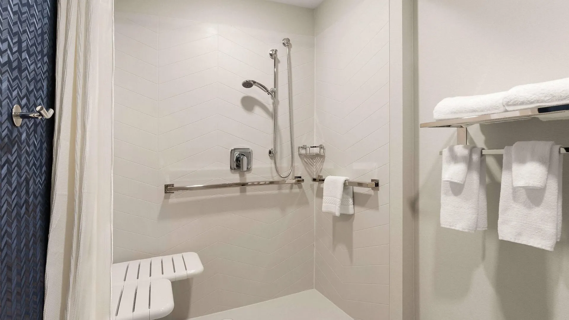 Holiday Inn Express & Suites Seattle - City Center 3*,